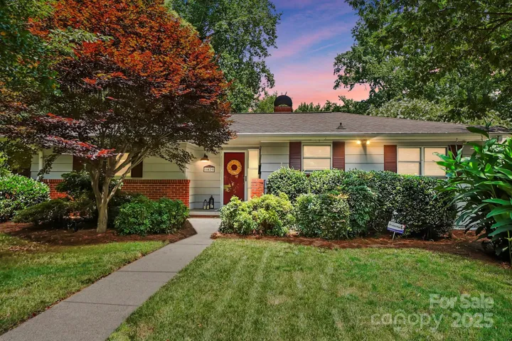 Beautifully Landscaped Front Yard