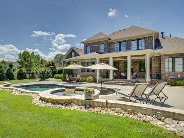 Welcome to 7407 Barrington Ridge Drive!