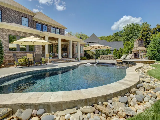 Welcome to 7407 Barrington Ridge Drive!