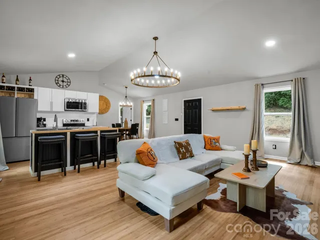 257 Roadrunner Circle Lake Lure NC 28746-10