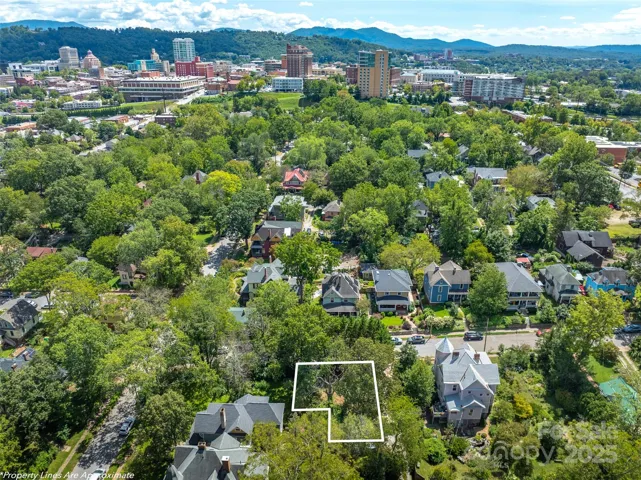 Blocks from Downtown!