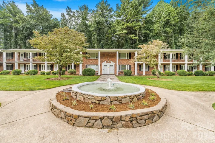 Take a walk past the fountain at Flat Rock Manor