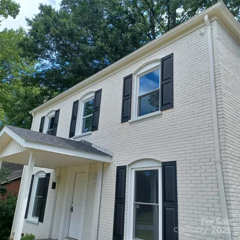 Stately Arched Brickwork above front windows