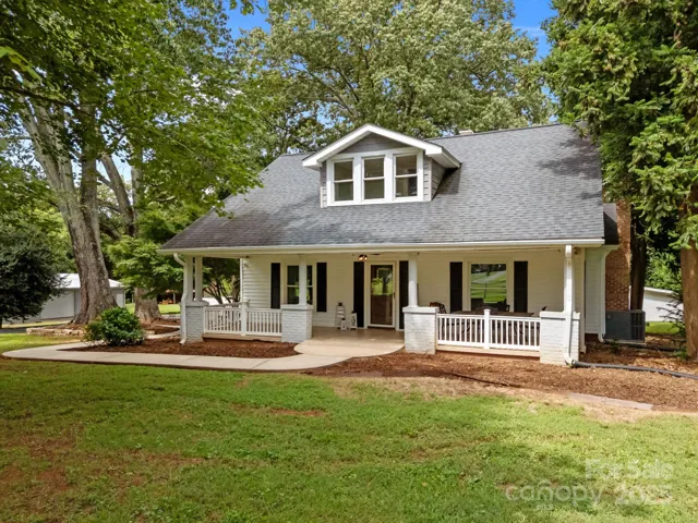 Welcome to 8900 Old Concord Rd!