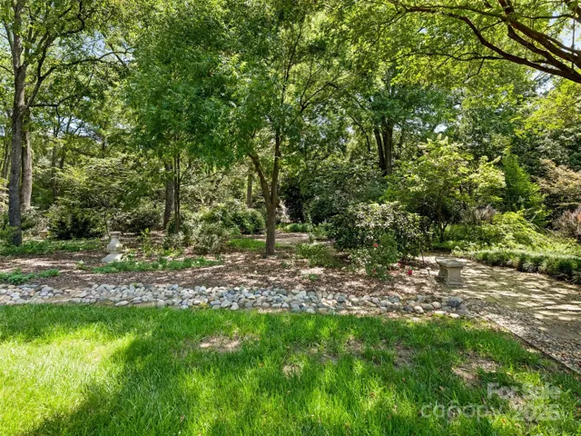 Garden area at 1804 Craigmore Drive