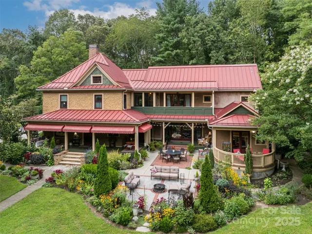 Stately 1920's Arts & Crafts