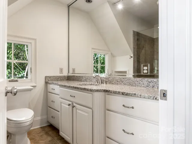 Guest Suite Full Bath