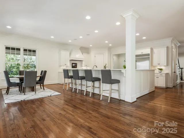 Kitchen and Breakfast Area
