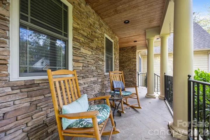 Sit & relax on the front porch