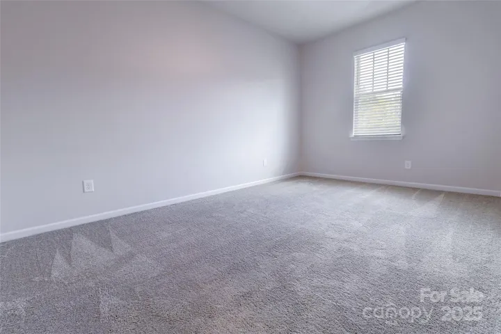 Spacious Upstairs 3rd Bedroom