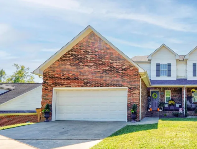 Welcome to 905-A Linney Lane!