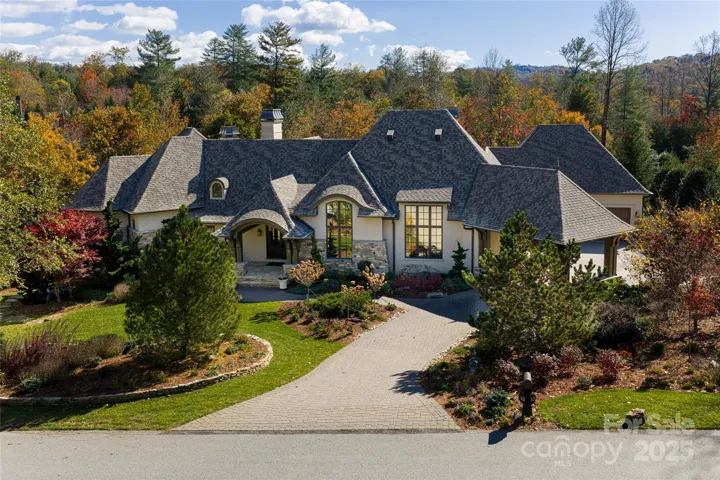 10 Fairsted Drive is not just a home; it's a modern fairytale, waiting for its next chapter.