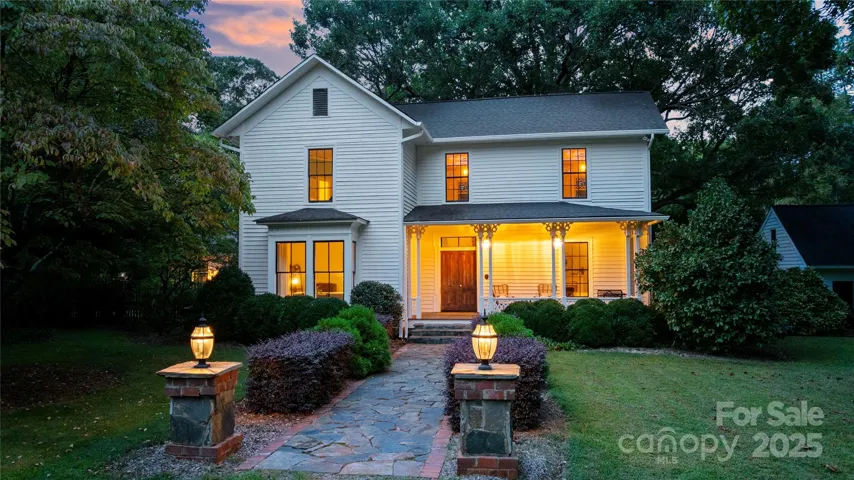Stunning entrance to the McElroy property