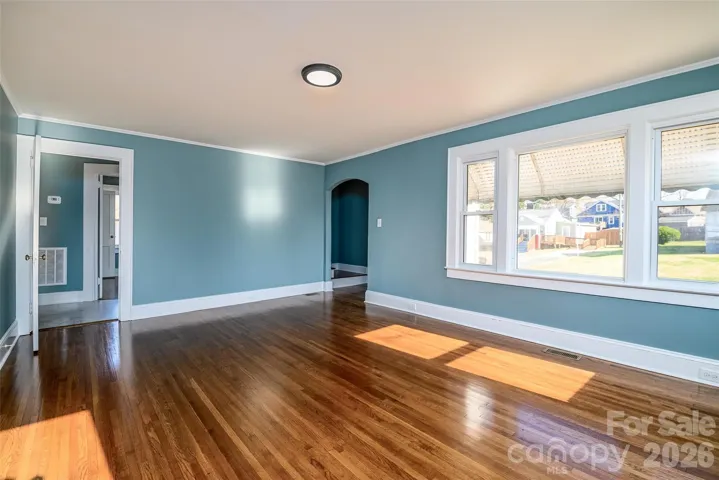 Spacious Family Room