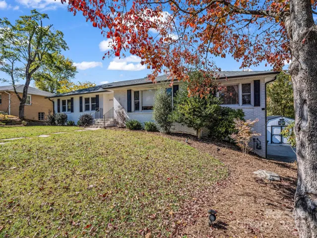 2115 N Stoney View Court Hendersonville