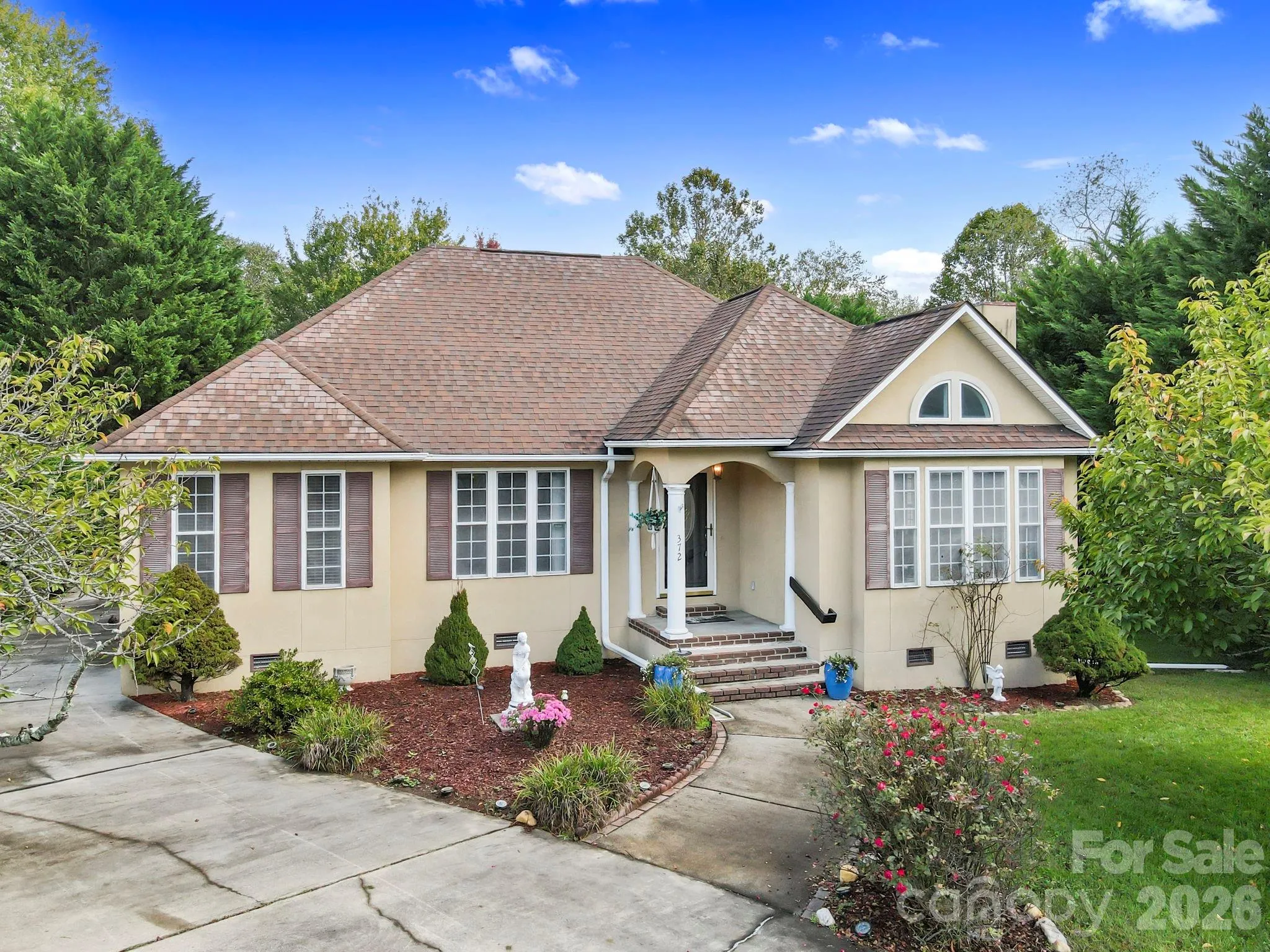 372 Kingfisher Lane, Mills River, North Carolina 28759