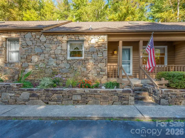 Front View of 40 Sagebrush