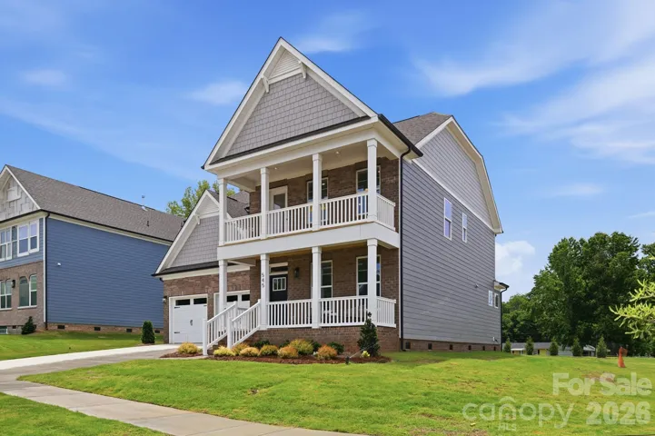 Homesite 10 features a Baldwin F floorplan