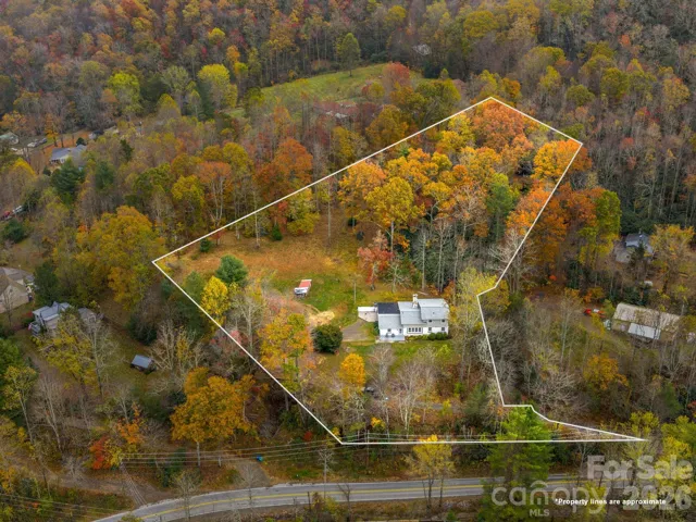 Idyllic Fairview Home on 2.58 Acres!! Enjoy Private Mountain Life!!