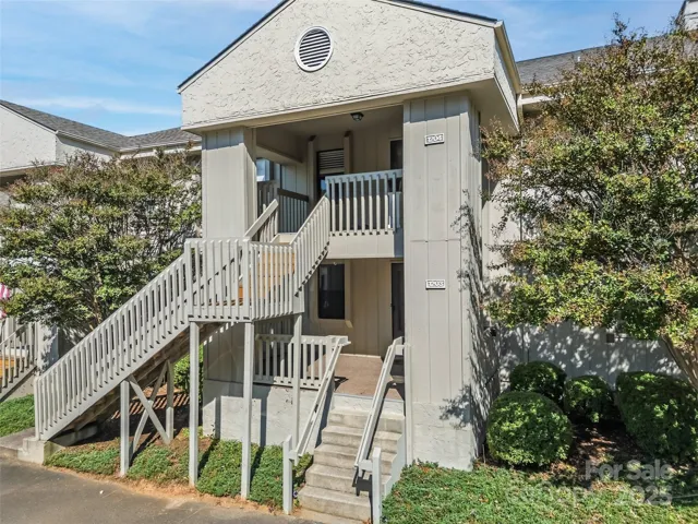 Welcome home to your first-floor condo!