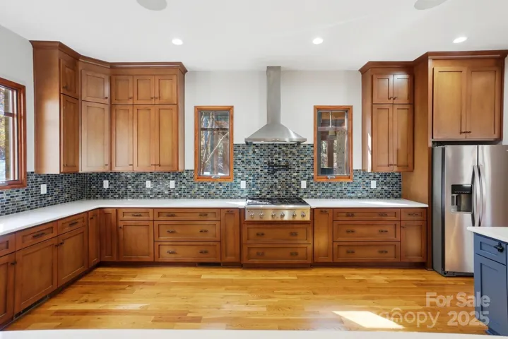 6 burner cooktop w/ updraft fan