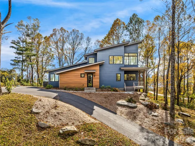 Welcome to 15 Laurel Ledge!