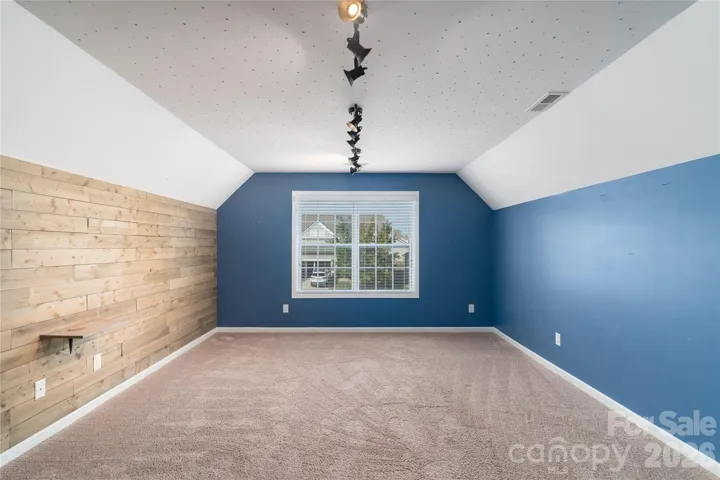 Bonus/bedroom