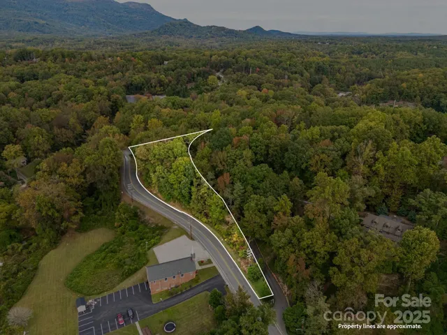 Approximately 1 acre on Fox Trot Lane in Tryon