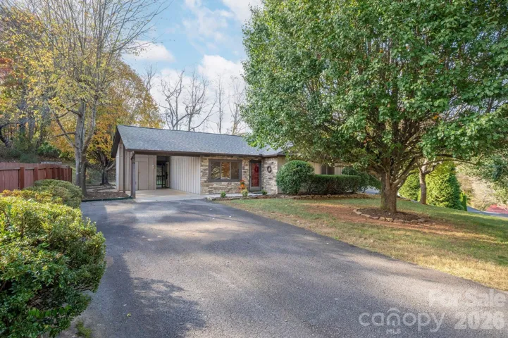 Charming Ranch Home Surrounded By Nature