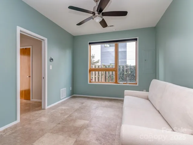 Main level suite