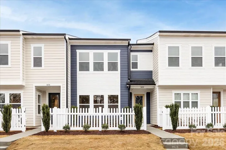 Low Maintenance Living with Fenced in Front Yard