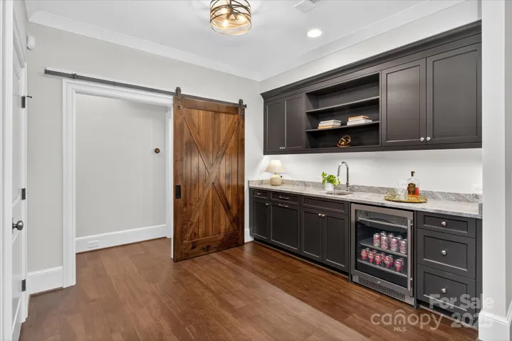 Wet Bar 