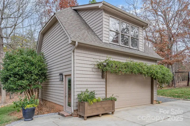 Detached Garage w/ finished apartment 