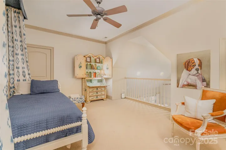 Second floor loft / bonus