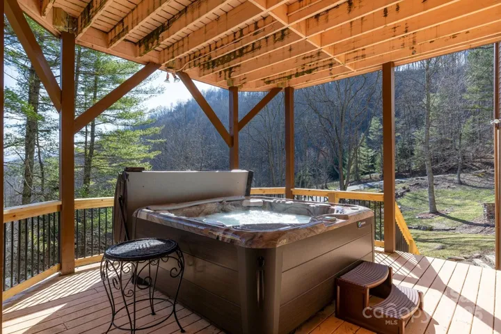 The most upscale hot tub available. The Vanguard model seats six, has color lights, multiple water settings and a hydraulic cover for easy access. 
