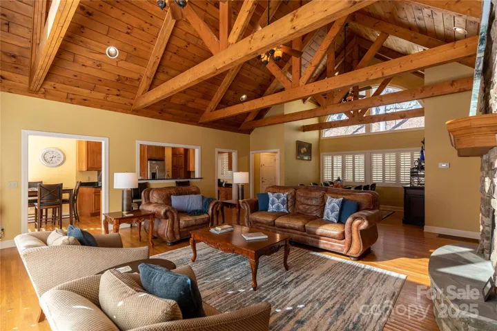 Open design allows great flow from Kitchen, dining and breakfast nook. 
