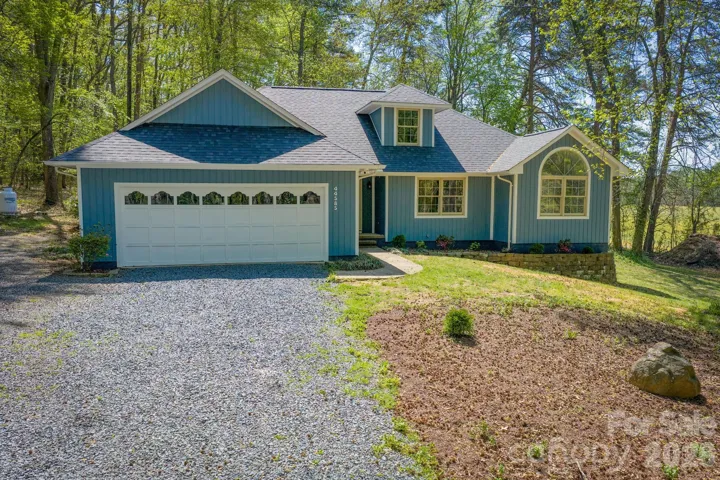 Charming home on 2.5 acres with brand new roof (March 2026)