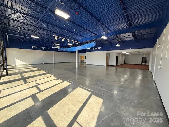 Main Showroom-Retail
