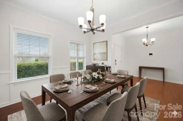 dinning room virtually staged