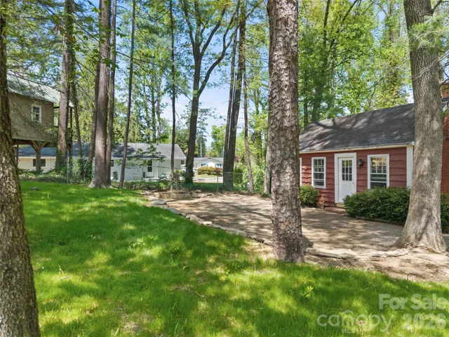 2 houses on half acre. Second home on Palatka