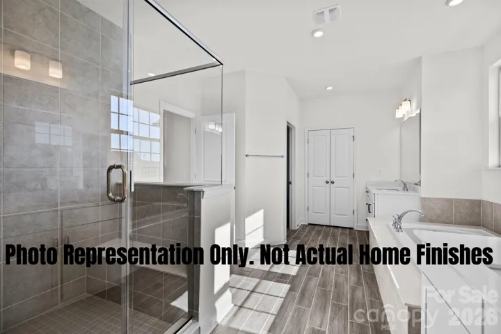 Primary Bathroom w/Tile Shower
