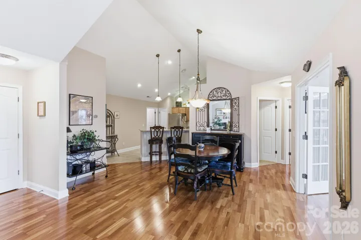 Pendant lighting above bartop