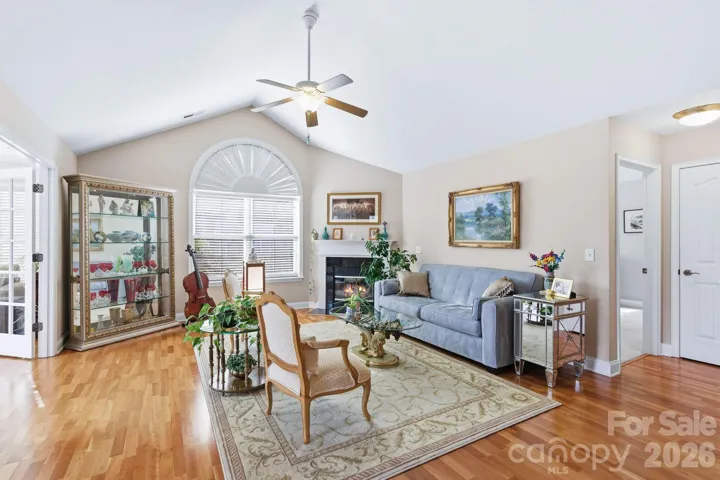Vaulted ceilings, clean walls and ample daylight
