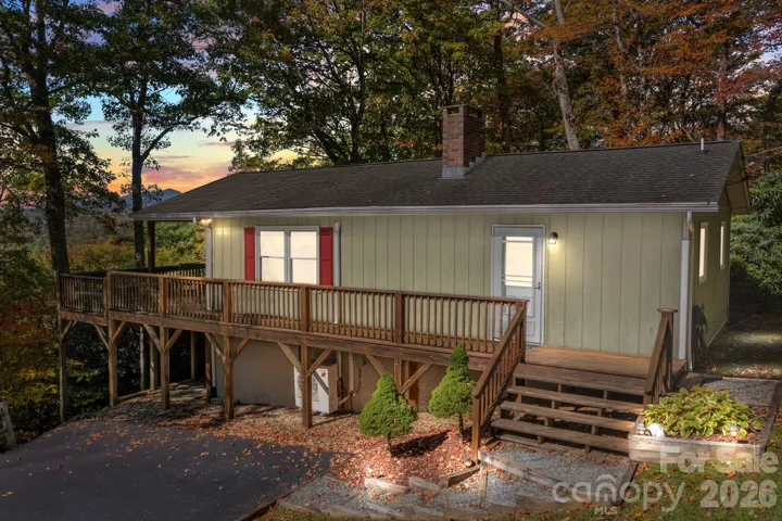 Mountain retreat in an unbeatable location just outside of Blowing Rock
