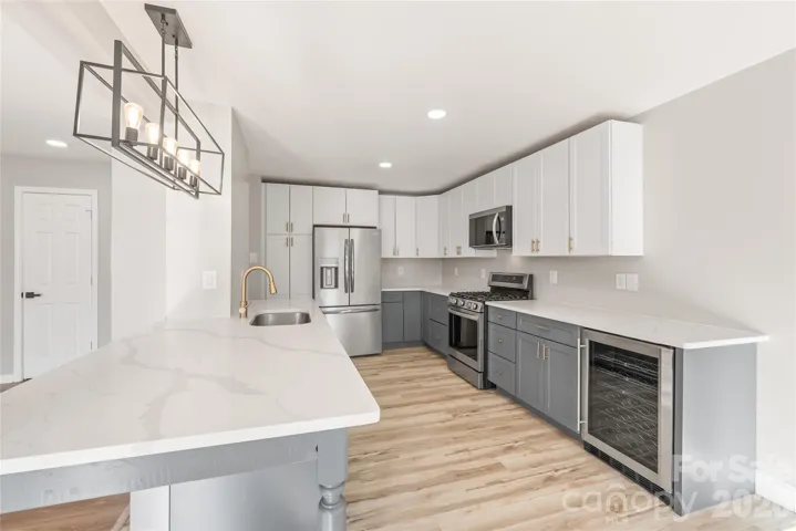 Counter and Cabinet Space Galore