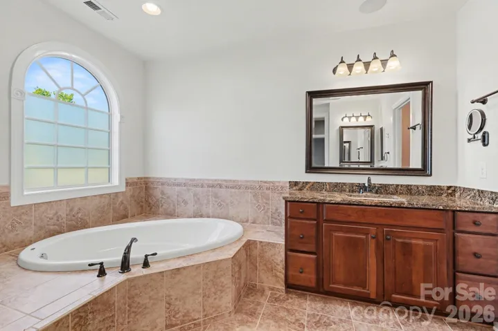 Bathroom 2: Primary