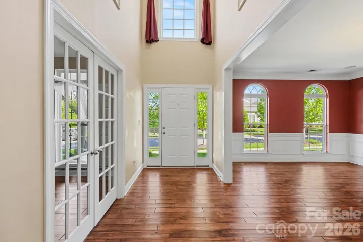 Foyer w/ office + dining