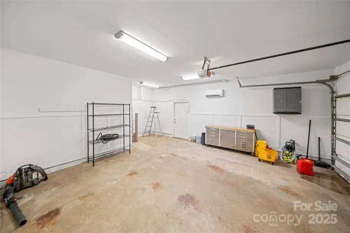 Heated and cooled garage - not included in HLA 