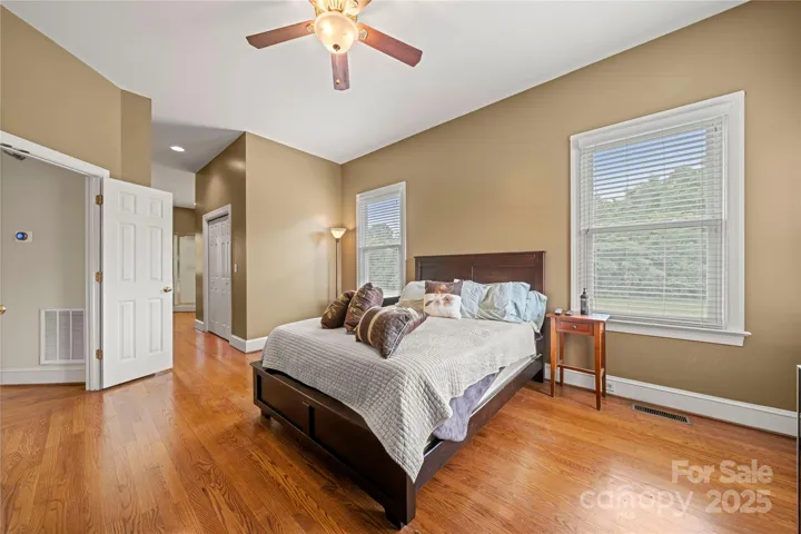 Main floor primary bedroom 