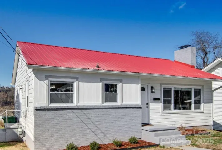 Inviting front & side entry for everyday convenience